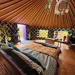A Magical Cosy Garden Yurt Gasthof 3*