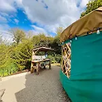 A Magical Cosy Garden Yurt Gasthof 3*