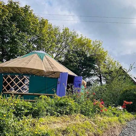 Гостевой дом A Magical Cosy Garden Yurt