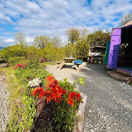 A Magical Cosy Garden Yurt Tranaha