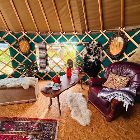 A Magical Cosy Garden Yurt Gasthof 3*