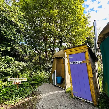 A Magical Cosy Garden Yurt 3*